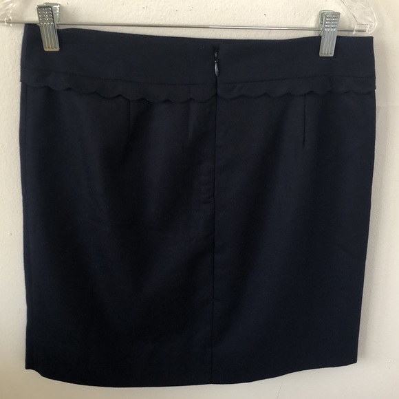 J. Crew Navy Wool Mini Skirt Scallop Detail Sz 4 - NWT - Picture 2 of 9